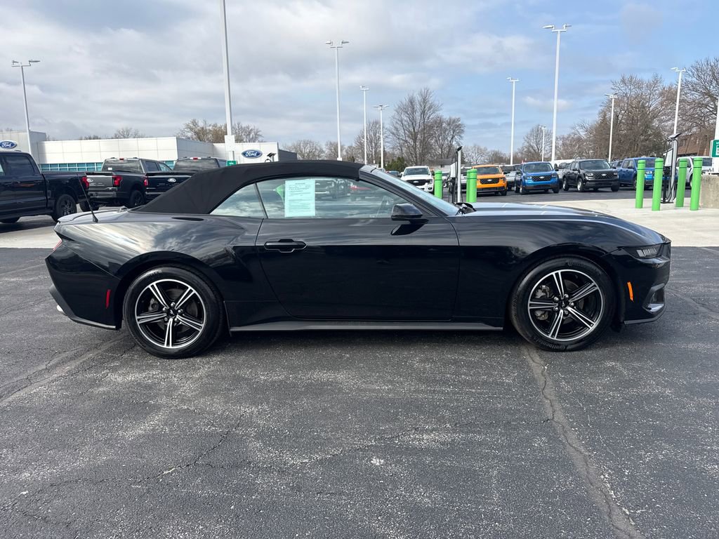 Used 2025 Ford Mustang Premium RWD image 7