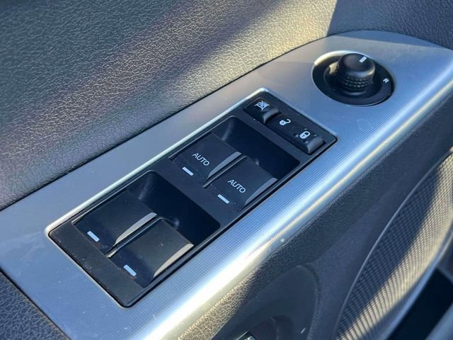 Used 2010 Jeep Commander Sport image 17