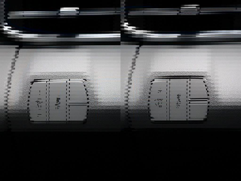 New 2026 Hyundai Elantra Limited image 33