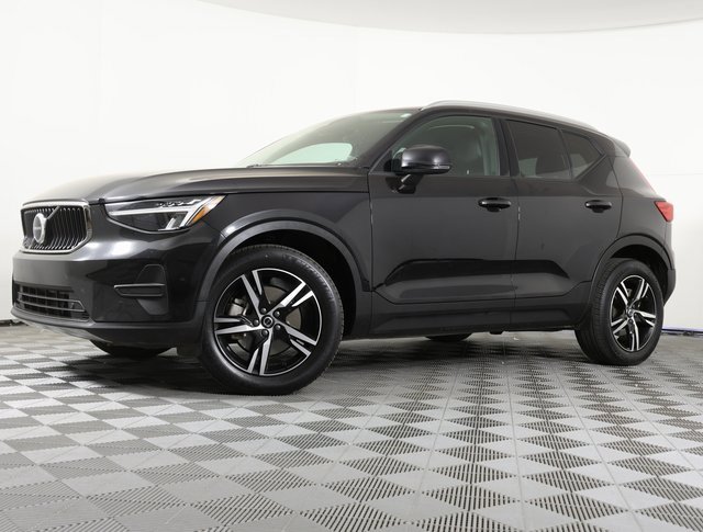 Used 2023 Volvo XC40 B5 Core