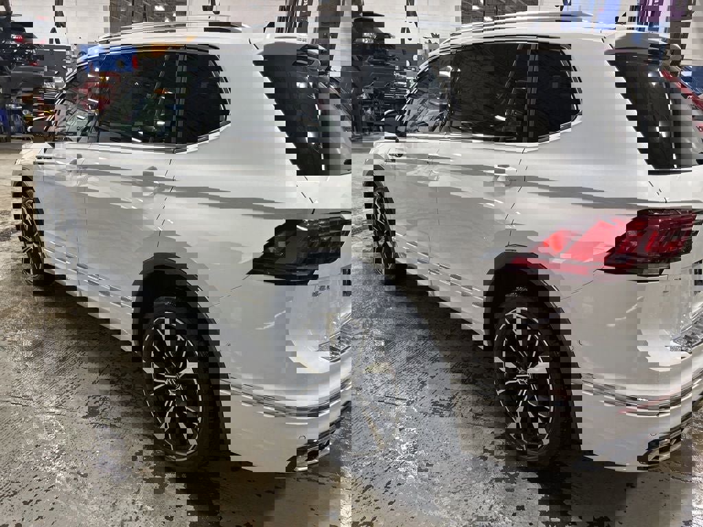 Used 2022 Volkswagen Tiguan SEL R-Line image 5