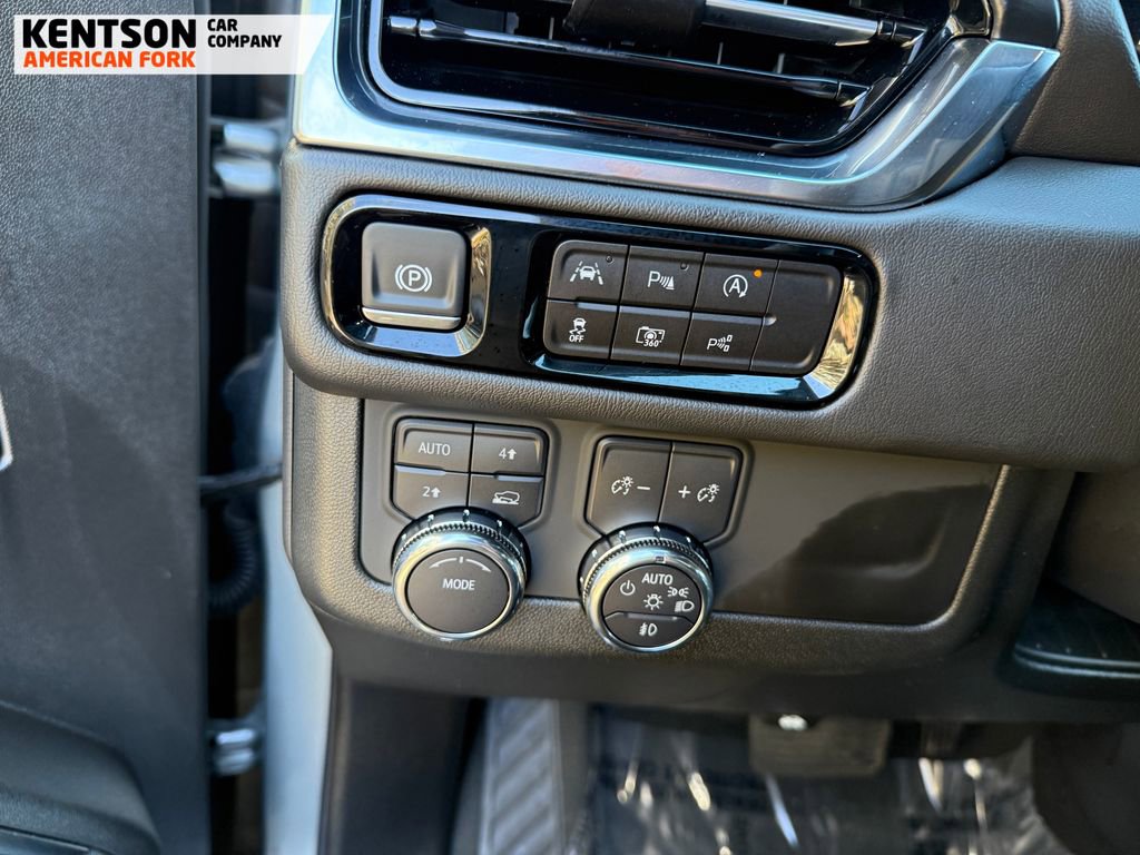 Used 2025 GMC Yukon XL Denali image 20