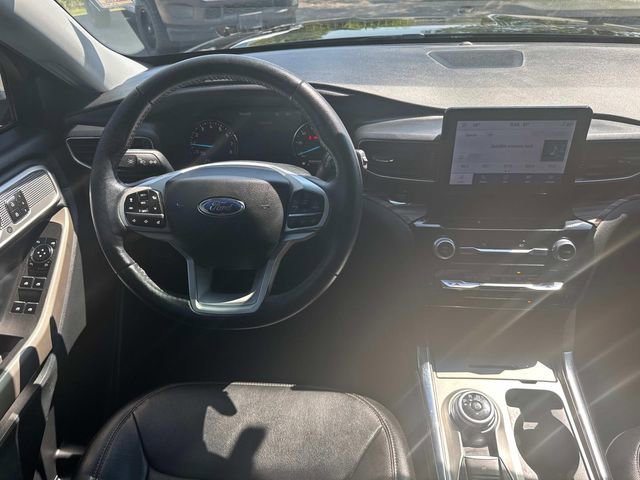 Used 2023 Ford Explorer Limited w/ Equipment Group 301A image 20