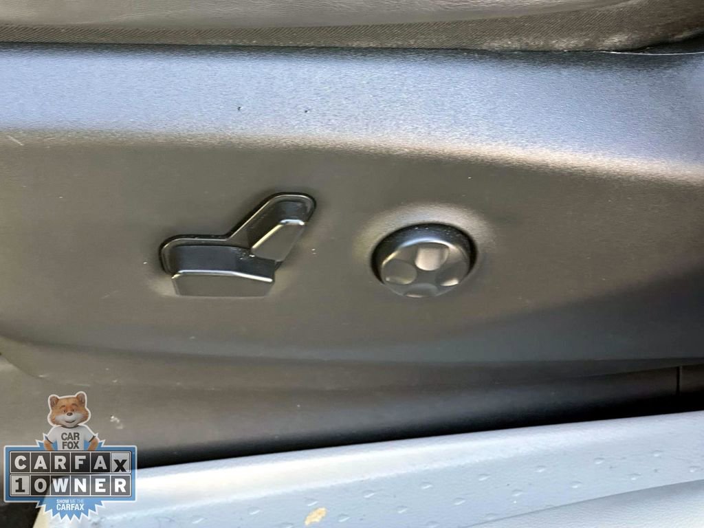 Used 2023 Chrysler Pacifica Touring-L image 22