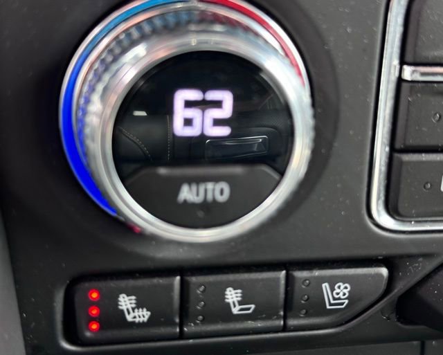 Used 2023 GMC Yukon SLT w/ SLT Luxury Package AWD/4WD image 25