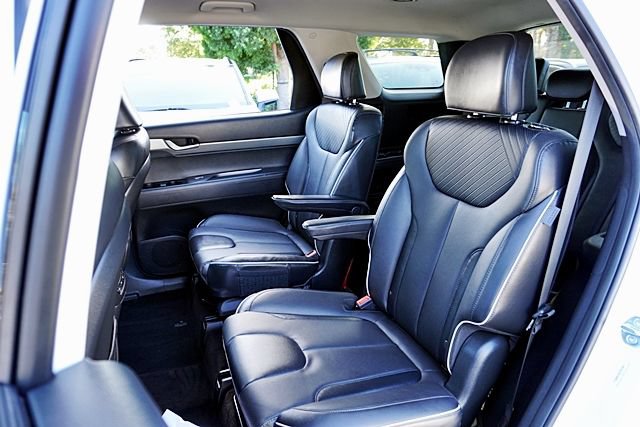 Certified 2025 Hyundai Palisade SEL FWD image 16