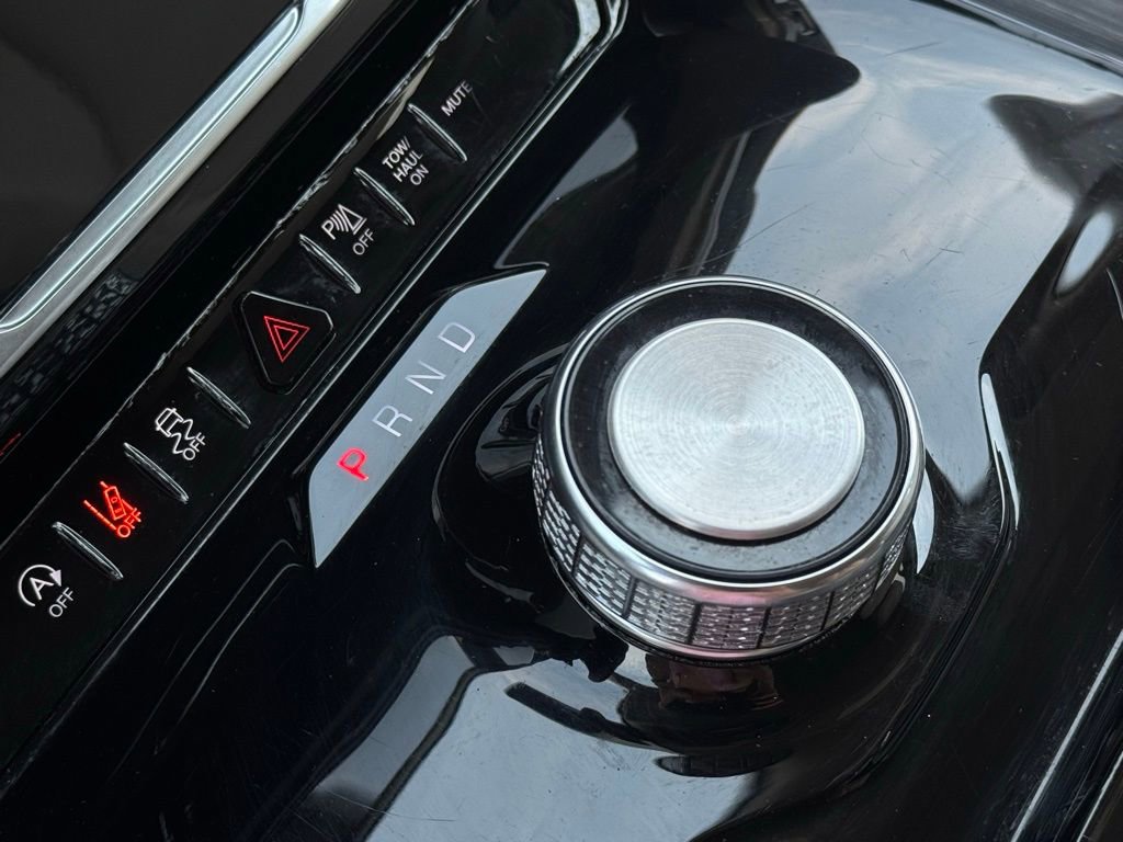 Used 2024 Jeep Wagoneer Series II w/ Flexible Seating Group image 33