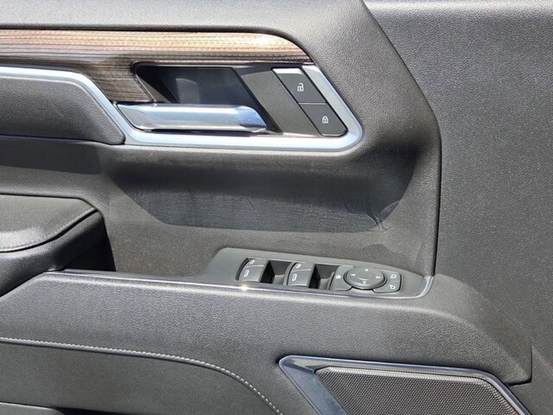 Used 2023 Chevrolet Silverado 1500 LT AWD/4WD image 28
