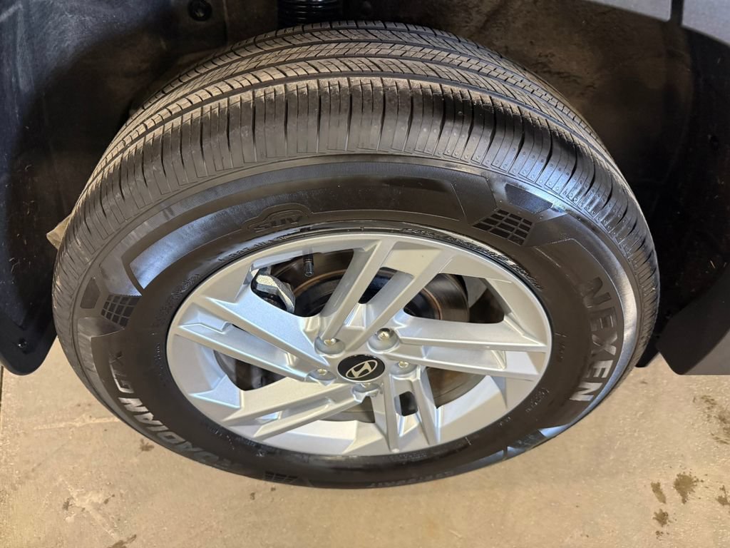 Certified 2025 Hyundai Tucson SE AWD/4WD image 17