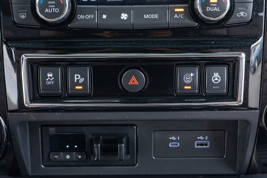 Used 2023 Nissan Titan Platinum Reserve w/ Moonroof Package AWD/4WD image 28