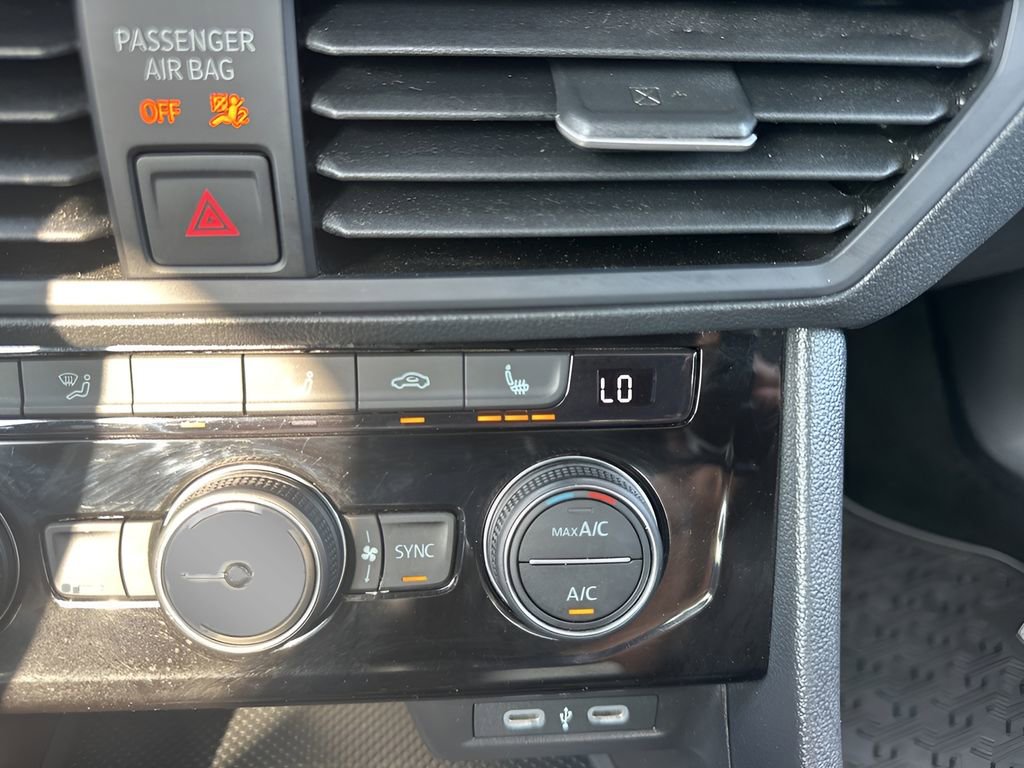Used 2024 Volkswagen Jetta SE image 21