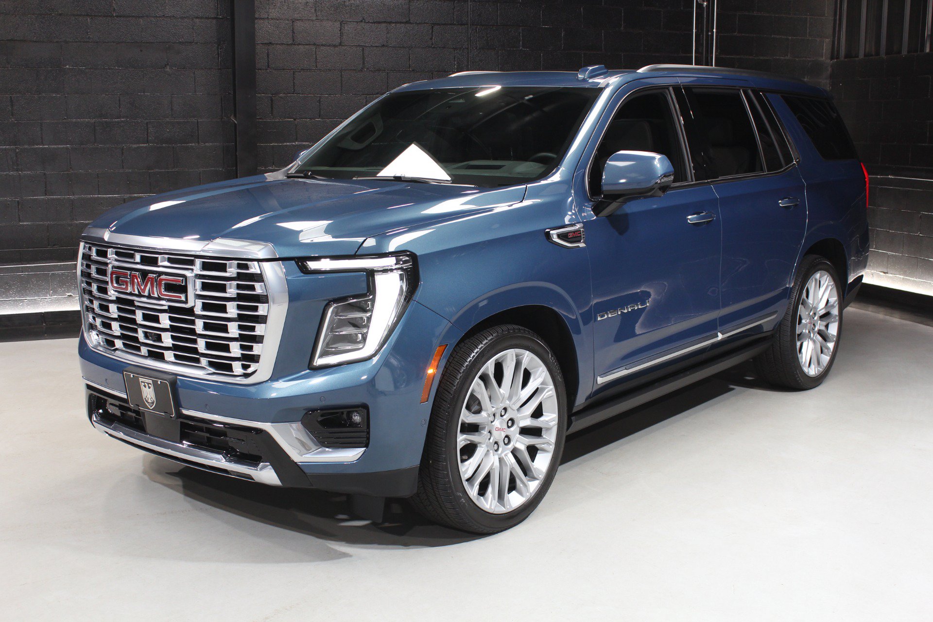 Used 2025 GMC Yukon Denali w/ Denali Reserve Package AWD/4WD image 6