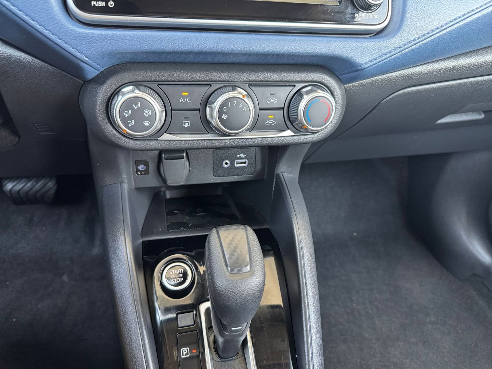 Used 2025 Nissan Versa SV image 17