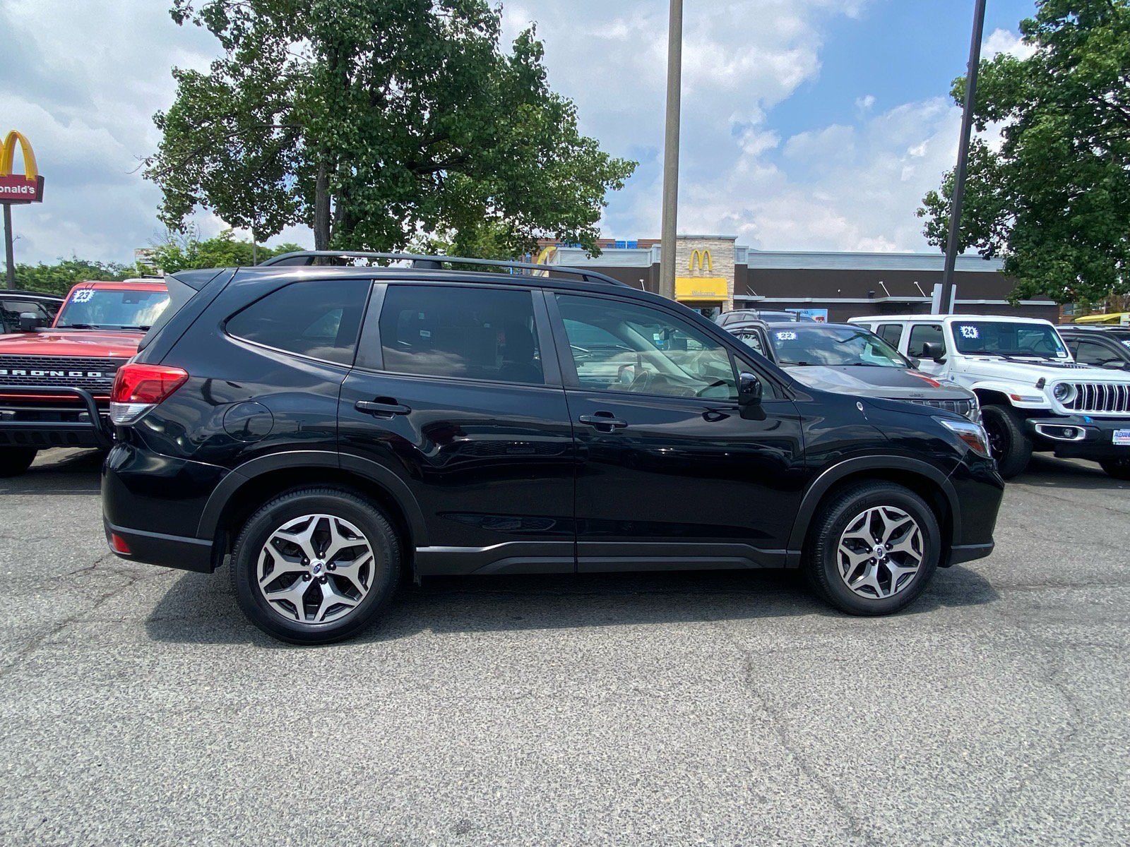 Used 2020 Subaru Forester Premium AWD/4WD image 2