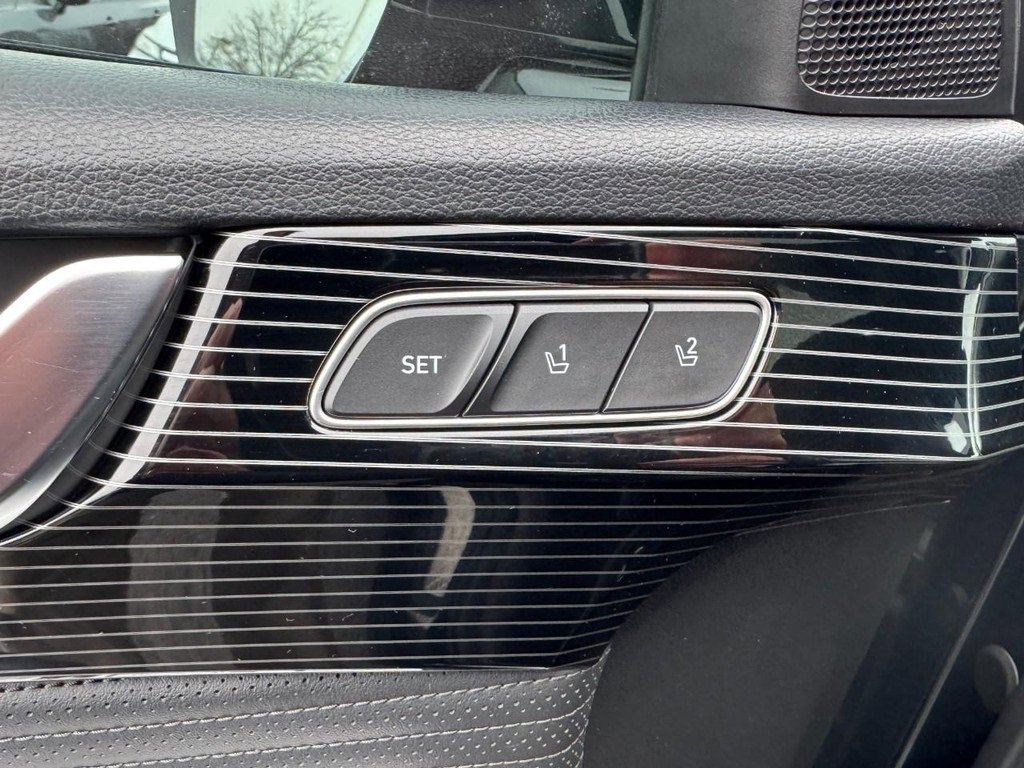 Used 2023 Hyundai Palisade Calligraphy image 19