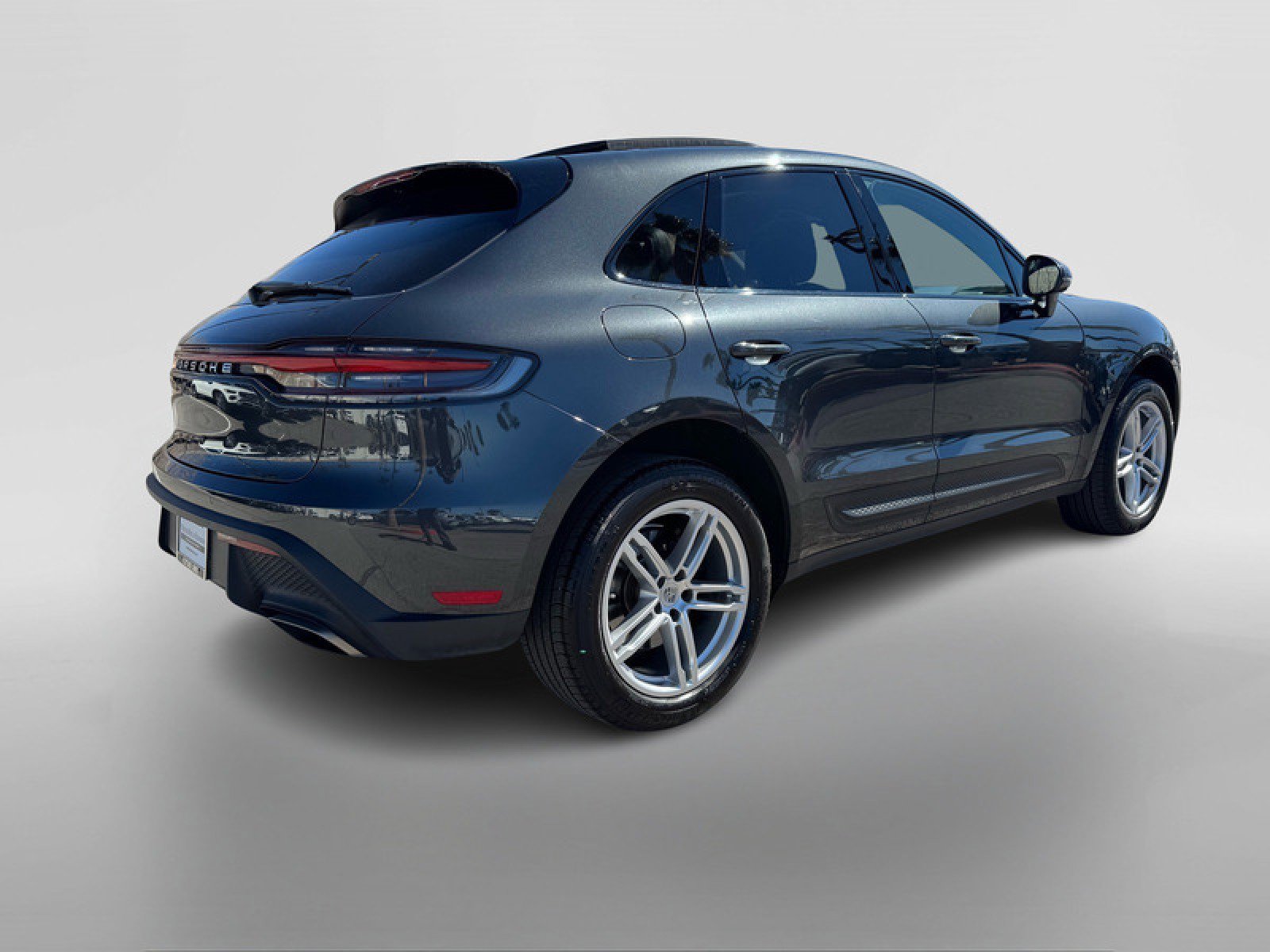 Used 2024 Porsche Macan image 5