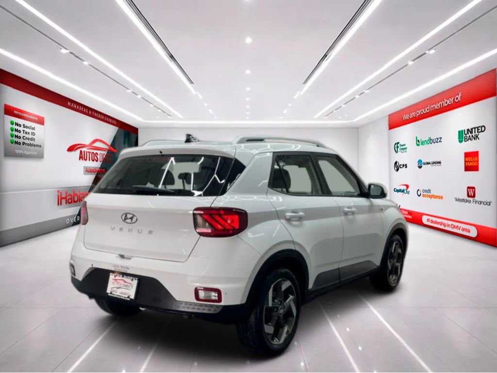 Used 2022 Hyundai Venue SEL FWD image 8