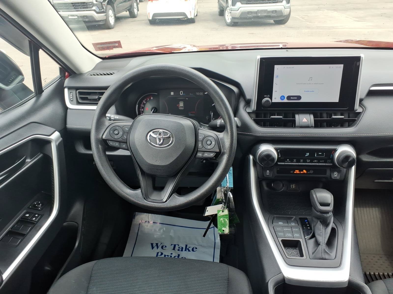 Used 2023 Toyota RAV4 LE AWD/4WD image 9