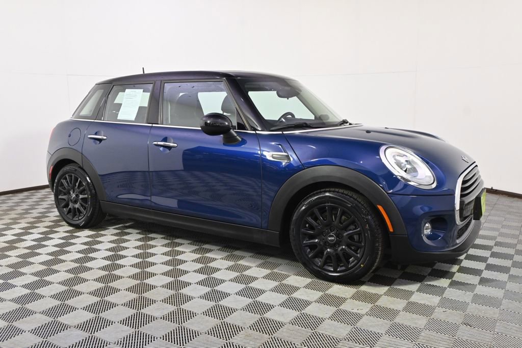 Used 2016 MINI Cooper 4-Door Hardtop image 8