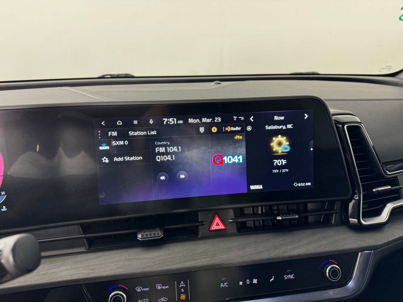 Used 2025 Kia Sportage X-Line w/ Premium Package image 16