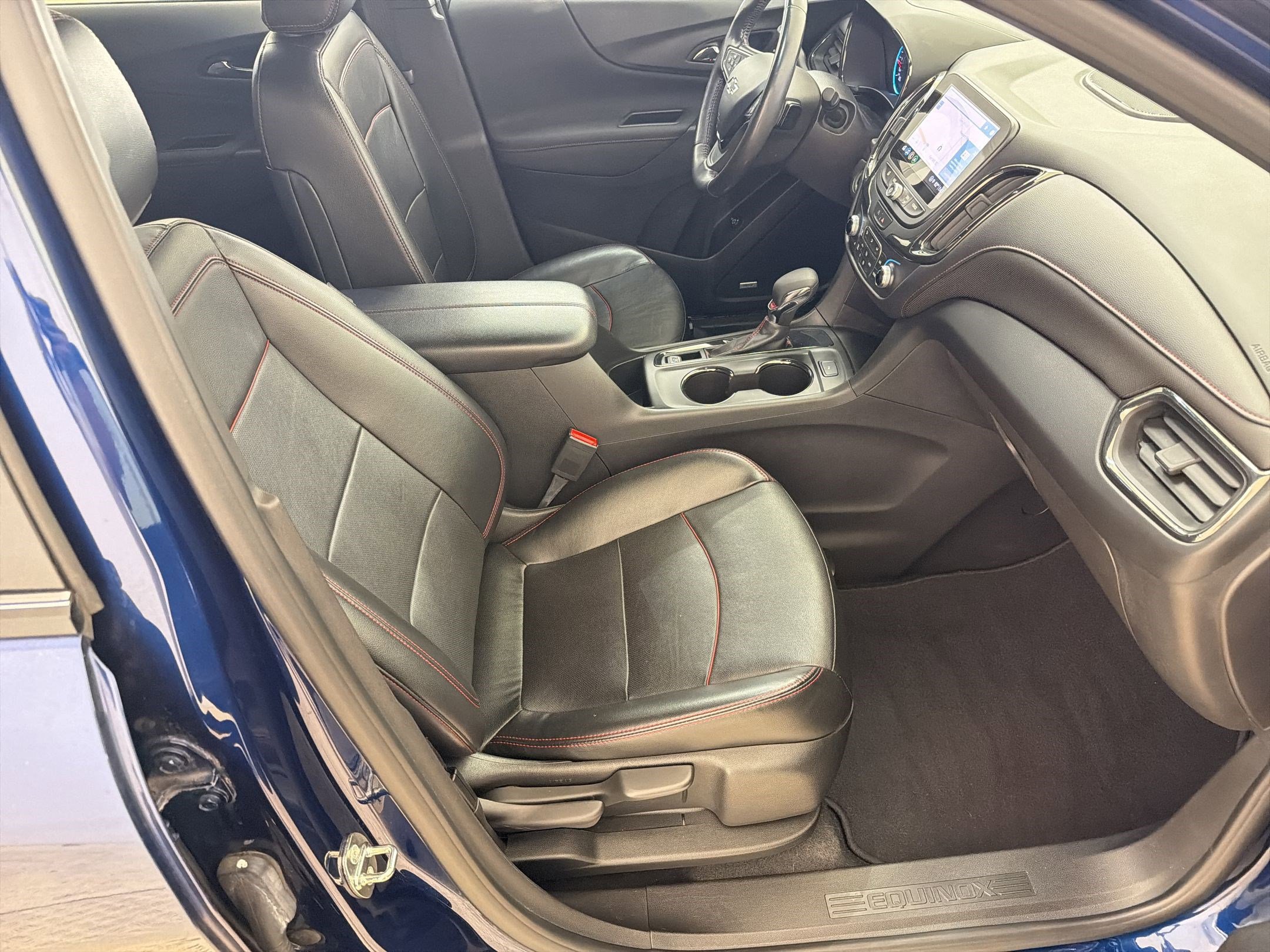 Used 2022 Chevrolet Equinox RS w/ RS Leather Package image 30