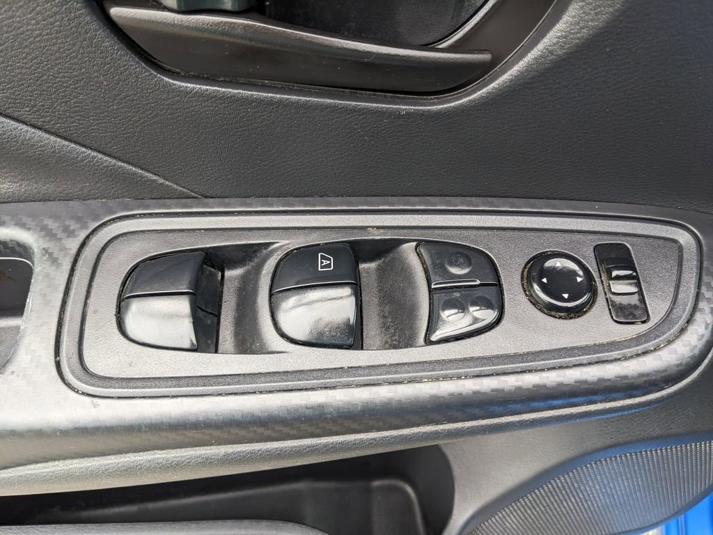 Used 2023 Nissan Versa S image 40