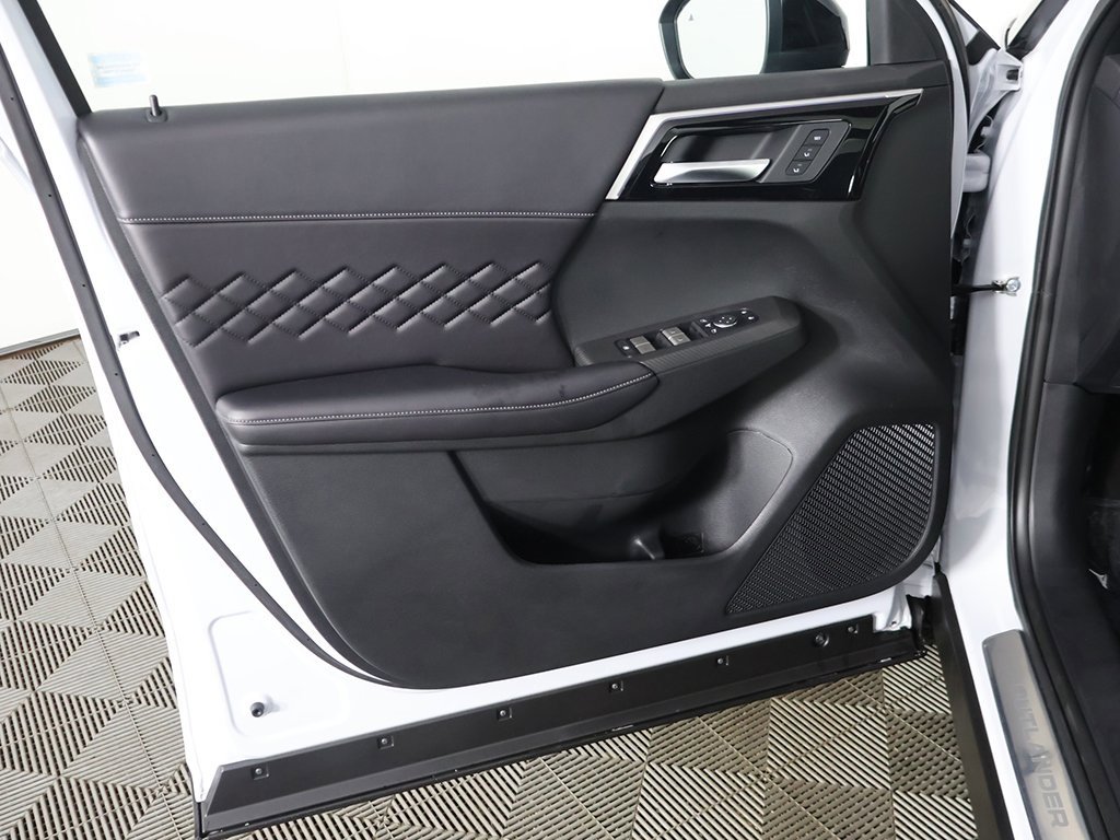 New 2025 Mitsubishi Outlander SEL Black Edition image 26