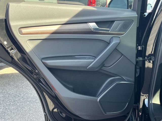 Used 2023 Audi Q5 2.0T Premium w/ Convenience Package image 17