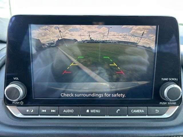 Used 2024 Nissan Rogue SV image 30