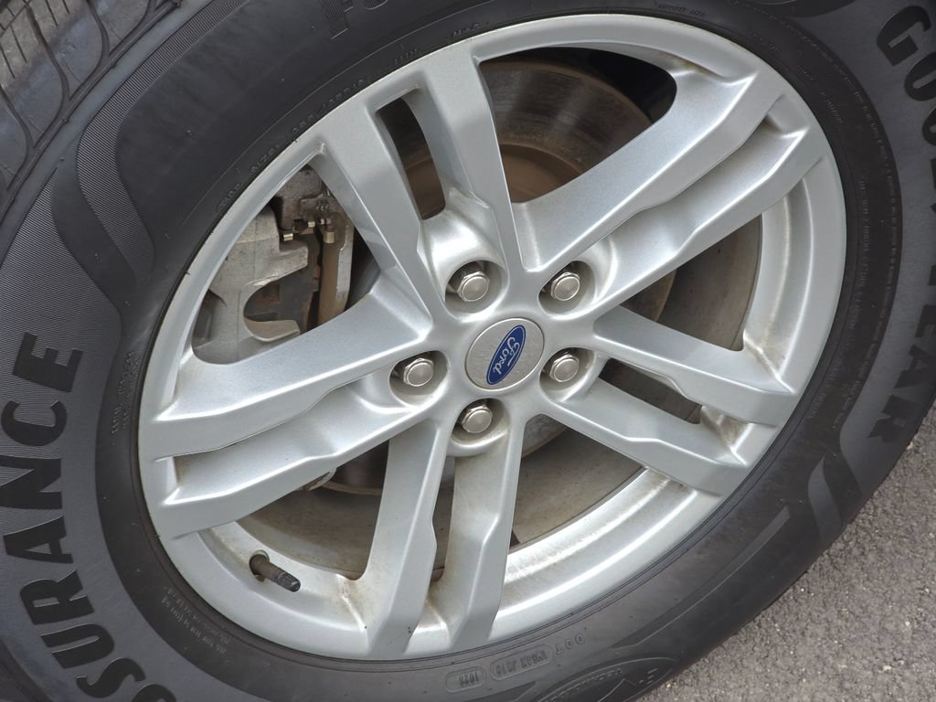 Used 2023 Ford Explorer XLT AWD/4WD image 19