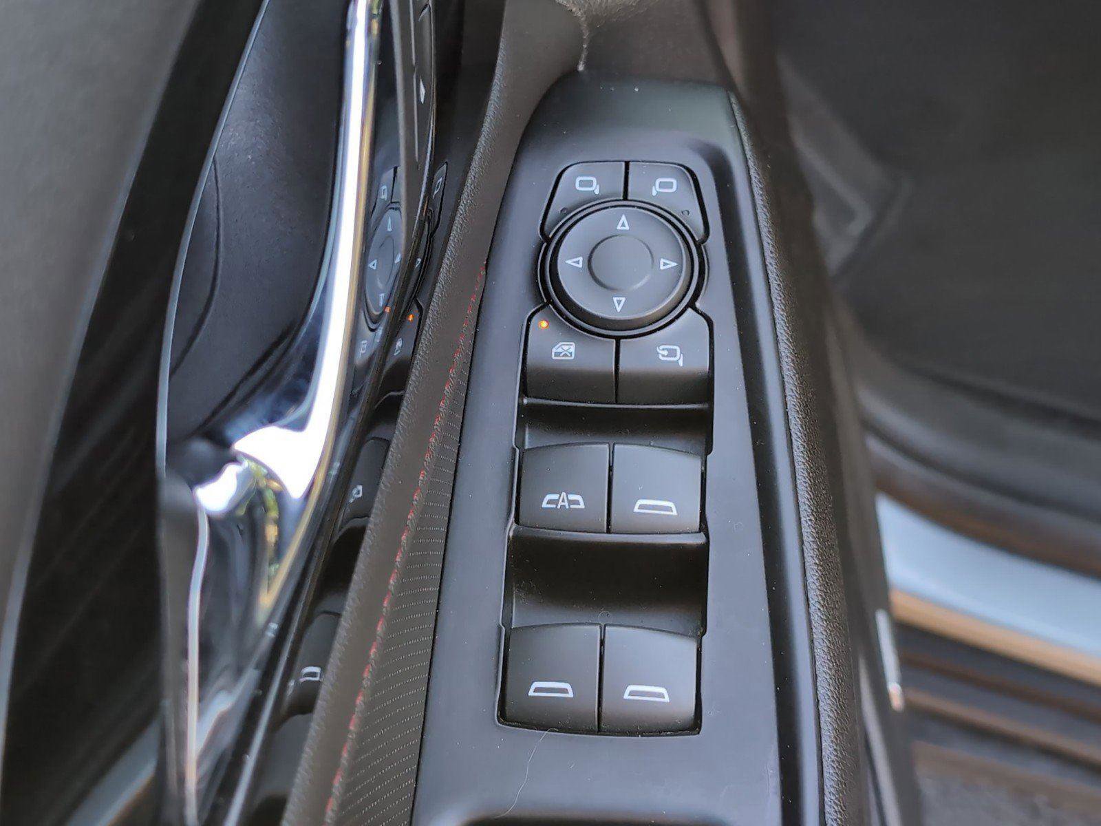 Used 2023 Chevrolet Traverse RS FWD image 16