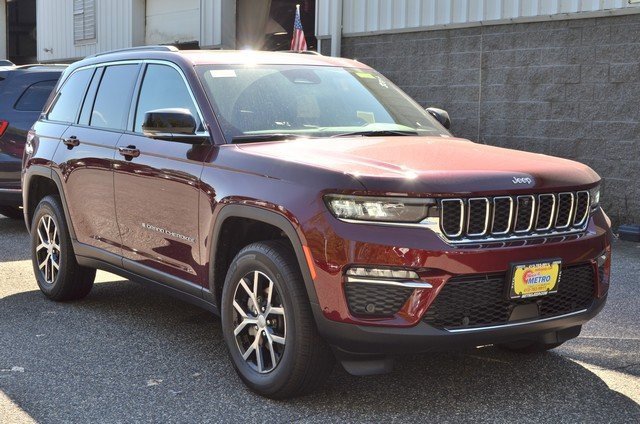 New 2025 Jeep Grand Cherokee Limited w/ Luxury Tech Group II image 2