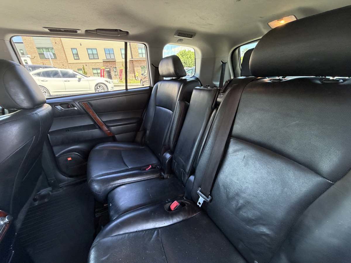 Used 2013 Toyota Highlander Limited AWD/4WD image 13