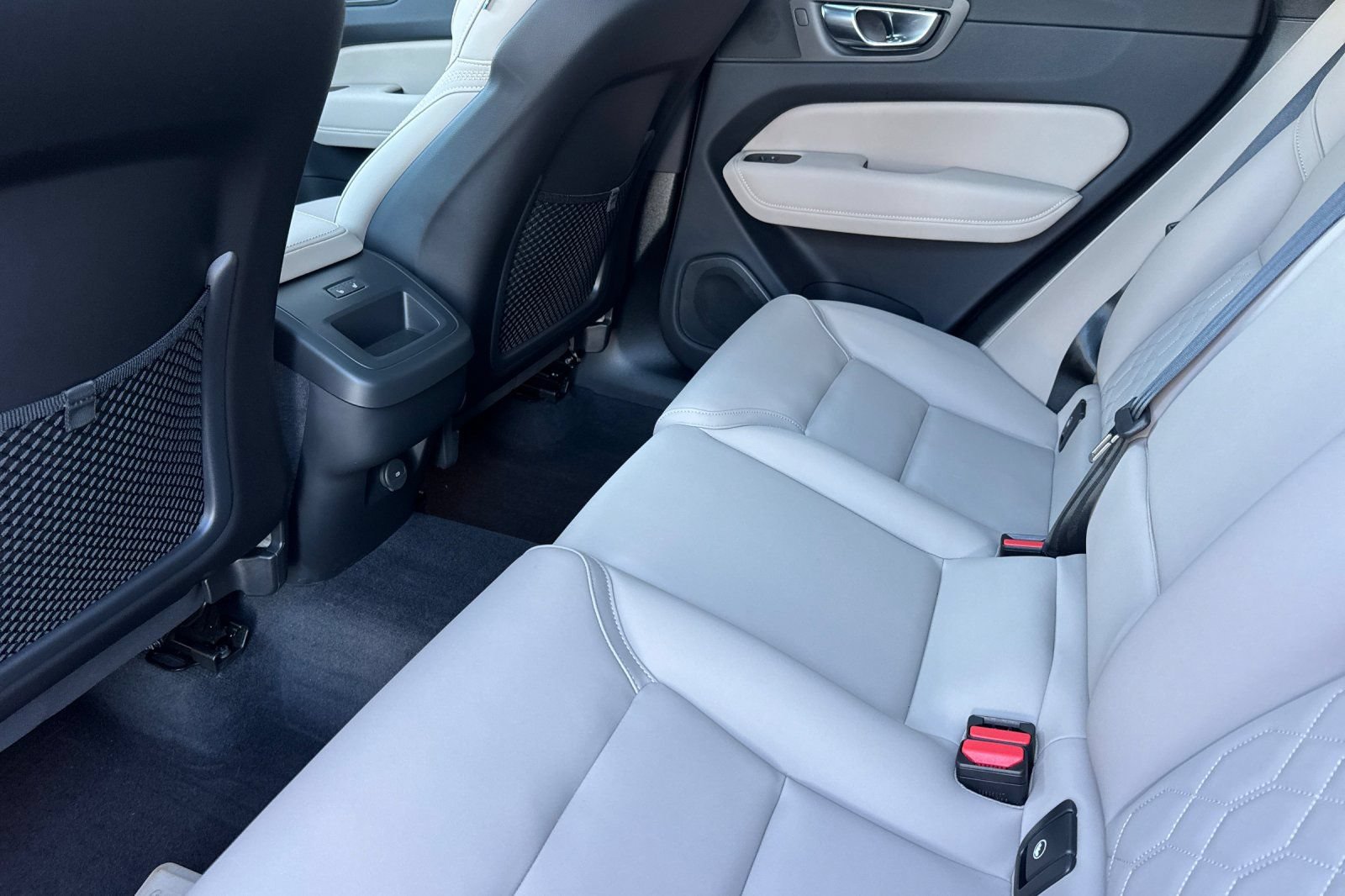 Certified 2026 Volvo XC60 B5 Plus w/ Protection Package Premier AWD/4WD image 12