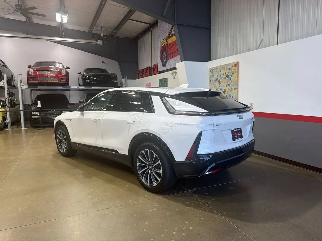 Used 2024 Cadillac Lyriq Sport AWD/4WD image 42