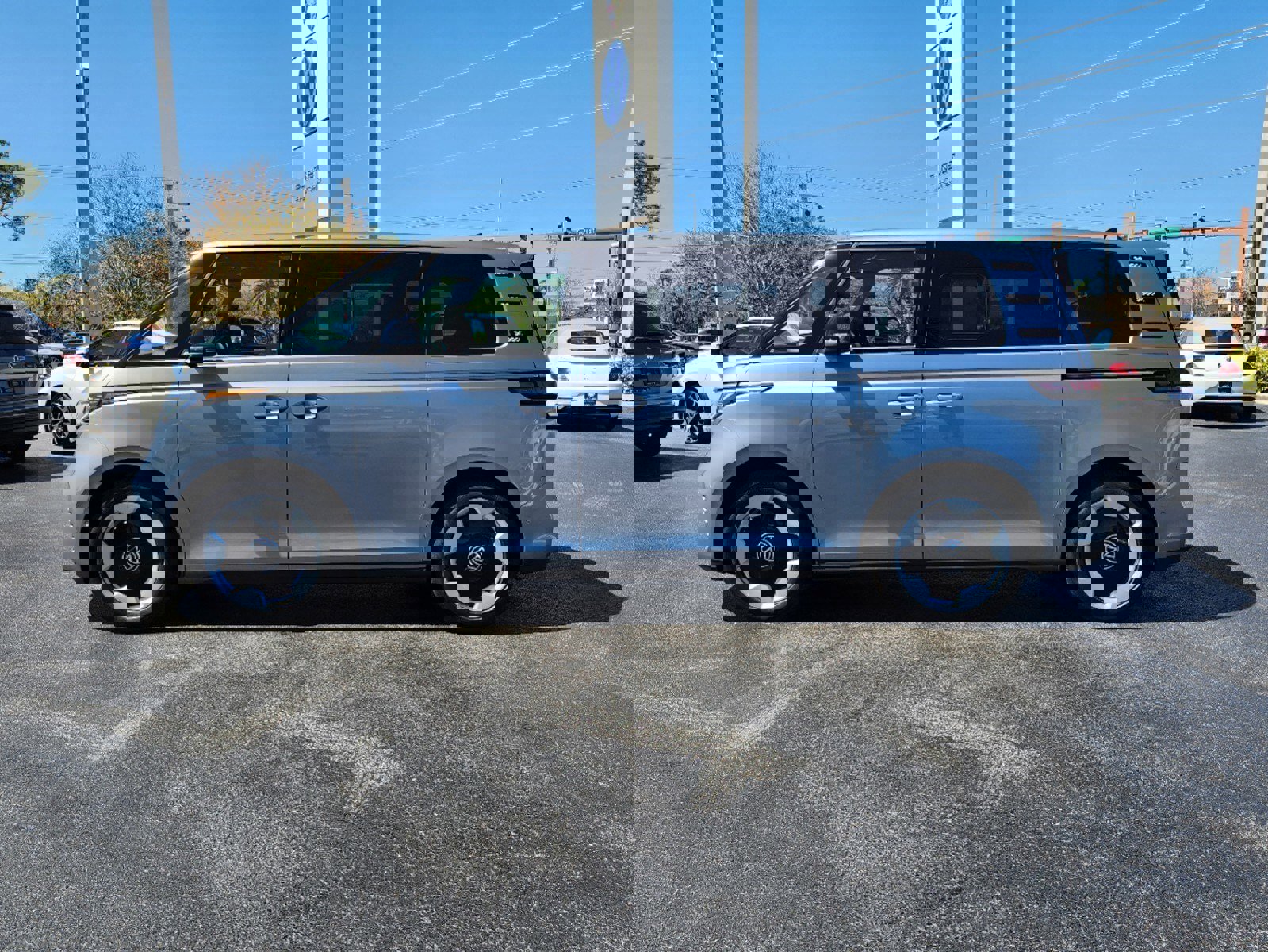 New 2025 Volkswagen ID. Buzz Pro S image 4