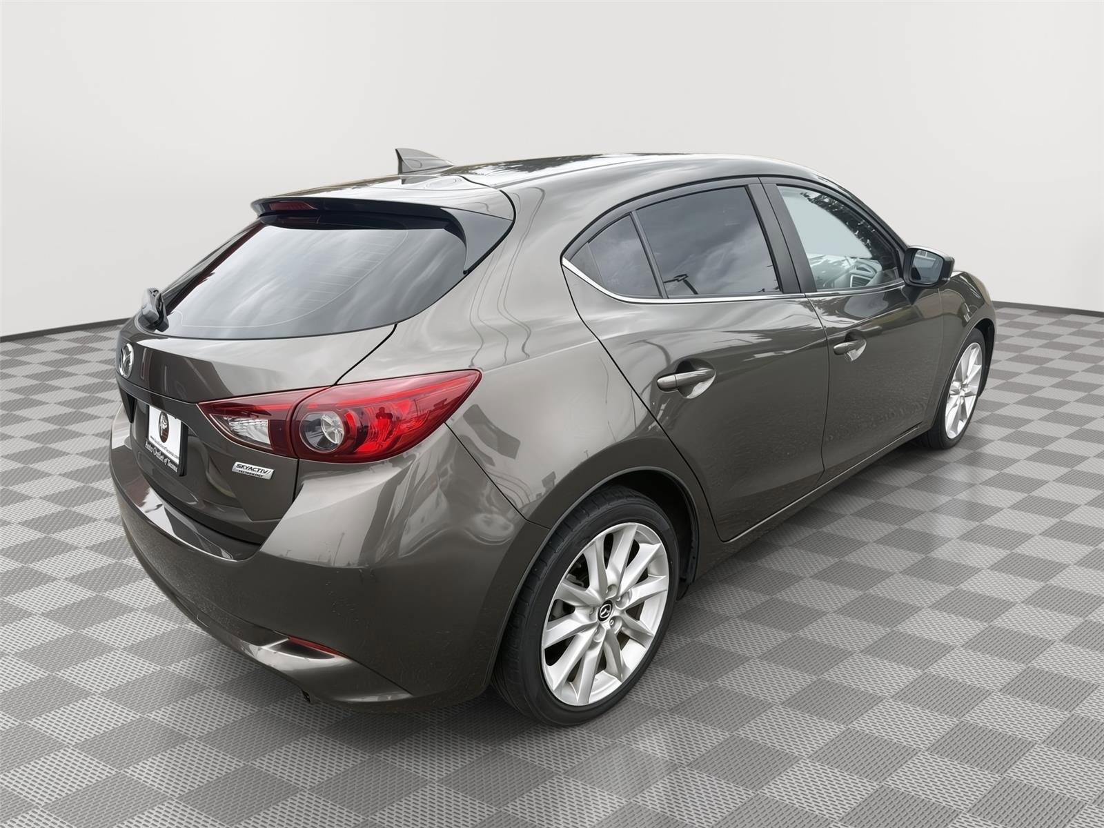 Used 2017 MAZDA MAZDA3 Grand Touring image 7