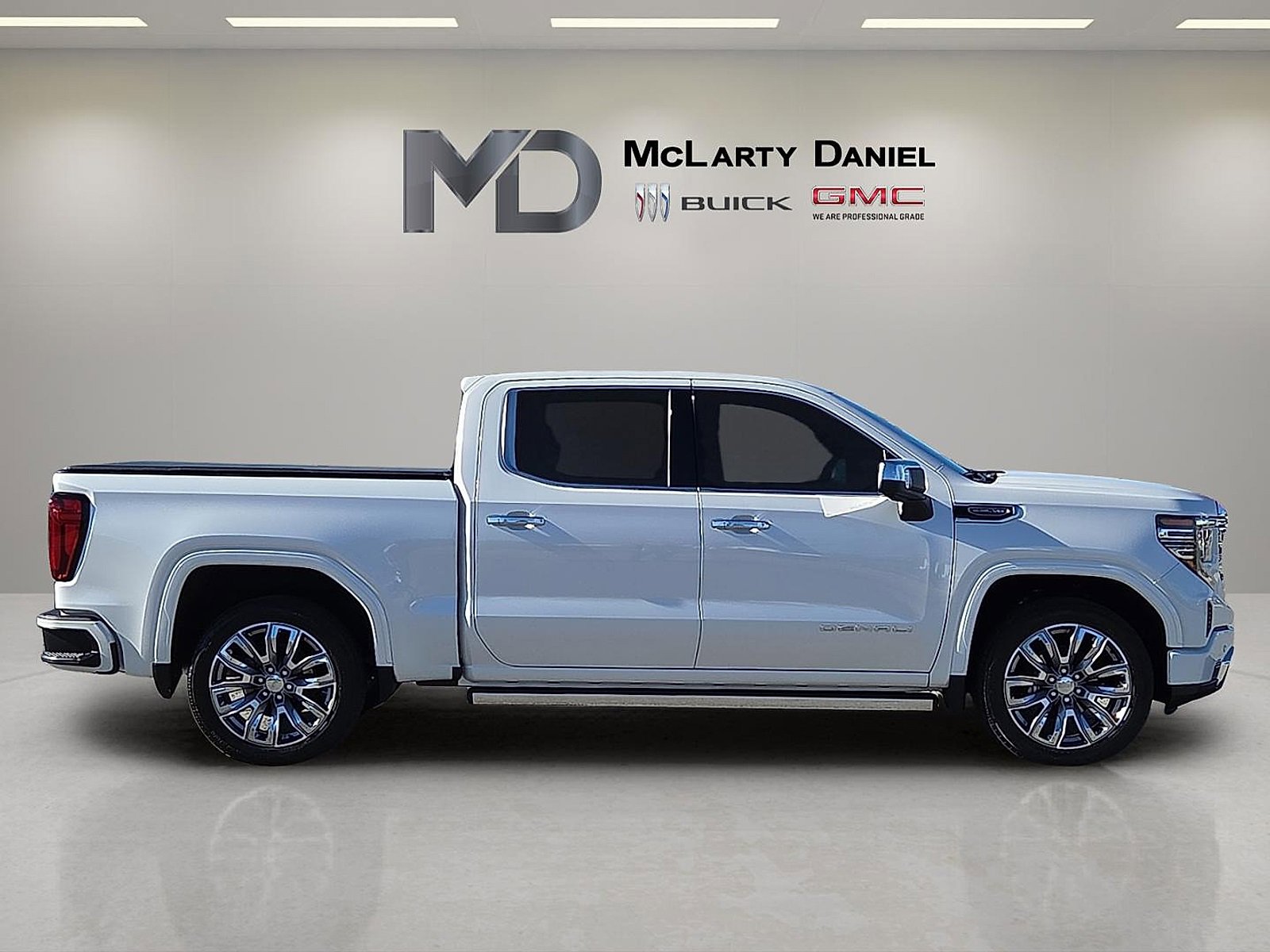 Used 2024 GMC Sierra 1500 Denali w/ Denali Reserve Package image 6