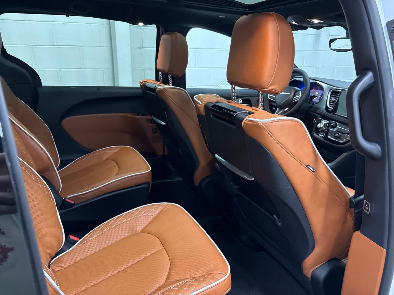 New 2026 Chrysler Pacifica Pinnacle w/ Trailer Tow Group image 41