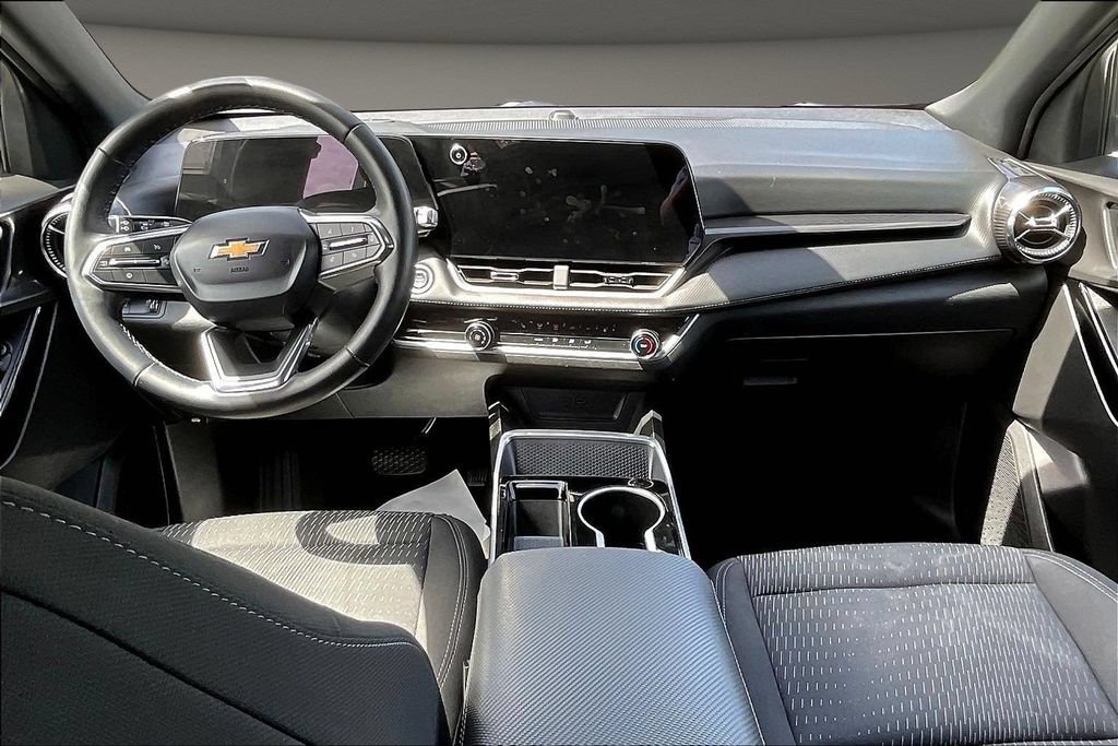 Used 2025 Chevrolet Equinox LT FWD image 10