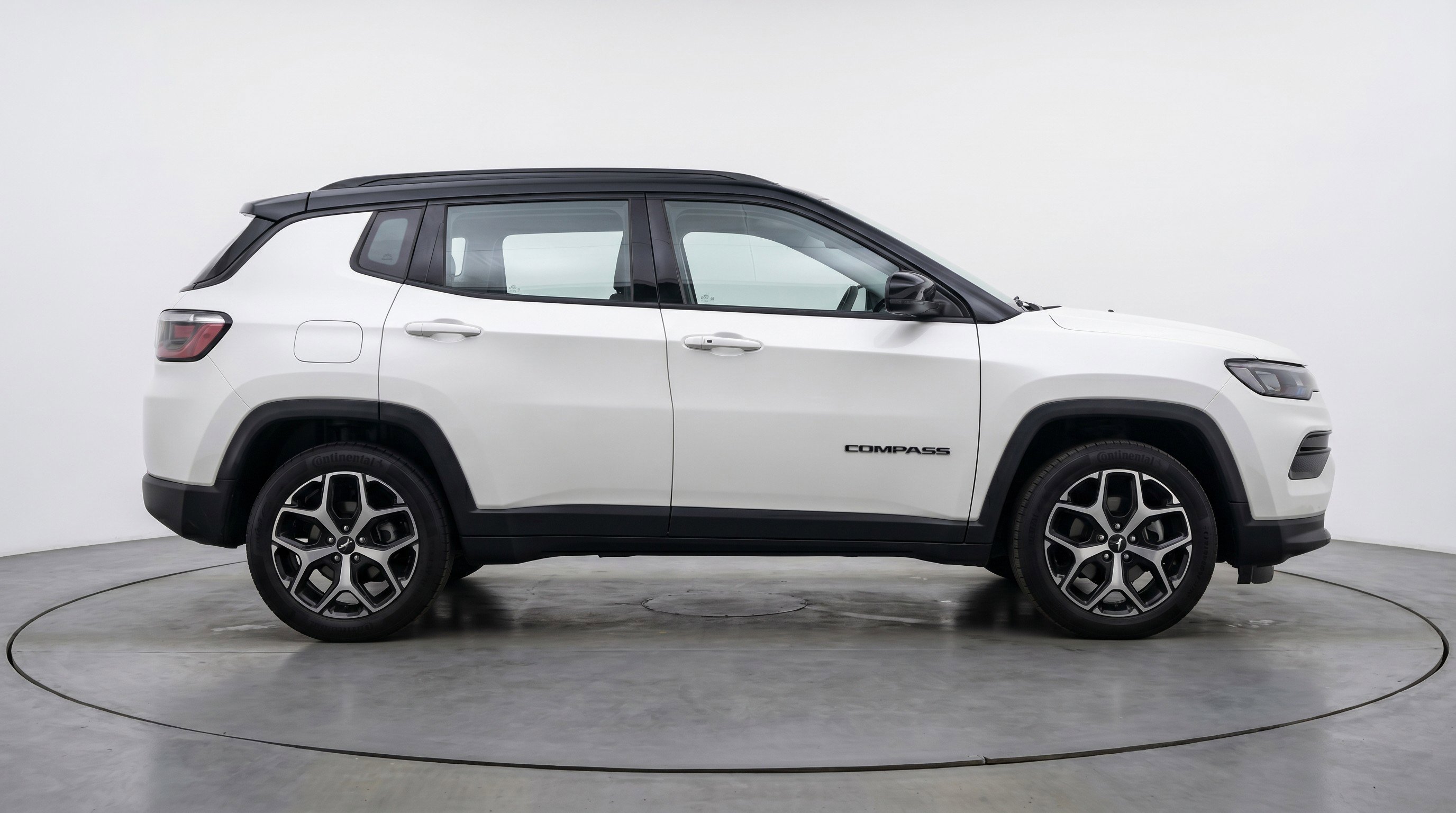 Used 2025 Jeep Compass Limited AWD/4WD image 11