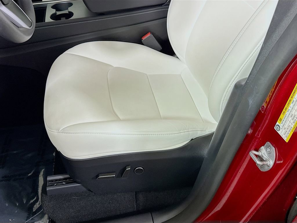 Used 2024 Tesla Model Y Long Range image 23
