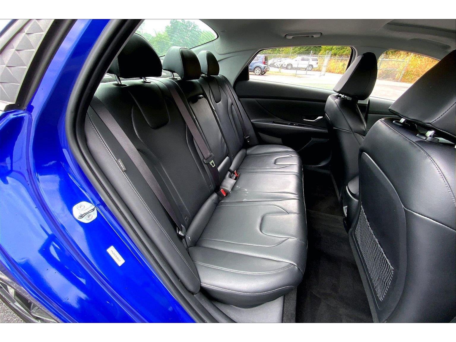 Used 2025 Hyundai Elantra Limited FWD image 26