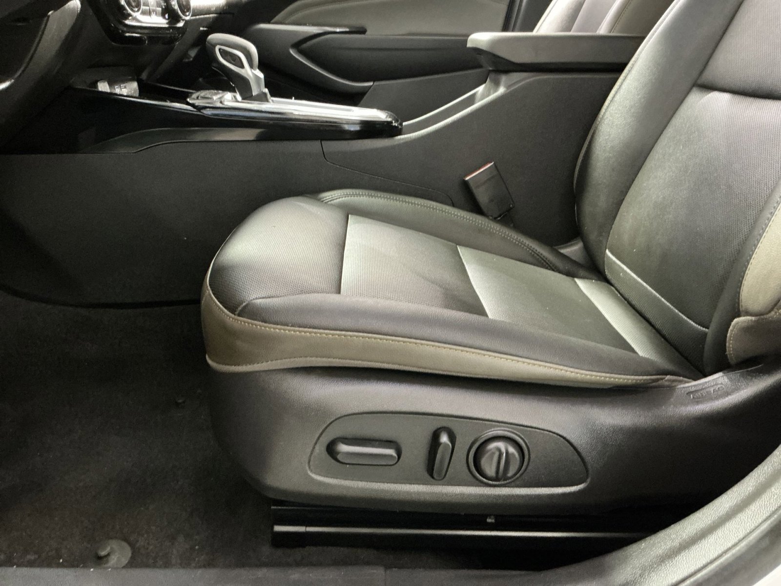 Used 2025 Chevrolet Trax ACTIV image 22