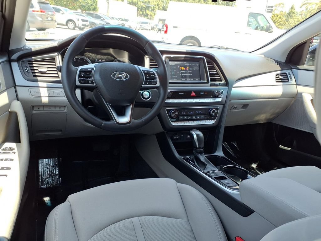 Used 2019 Hyundai Sonata SEL w/ Tech Package 02 FWD image 13