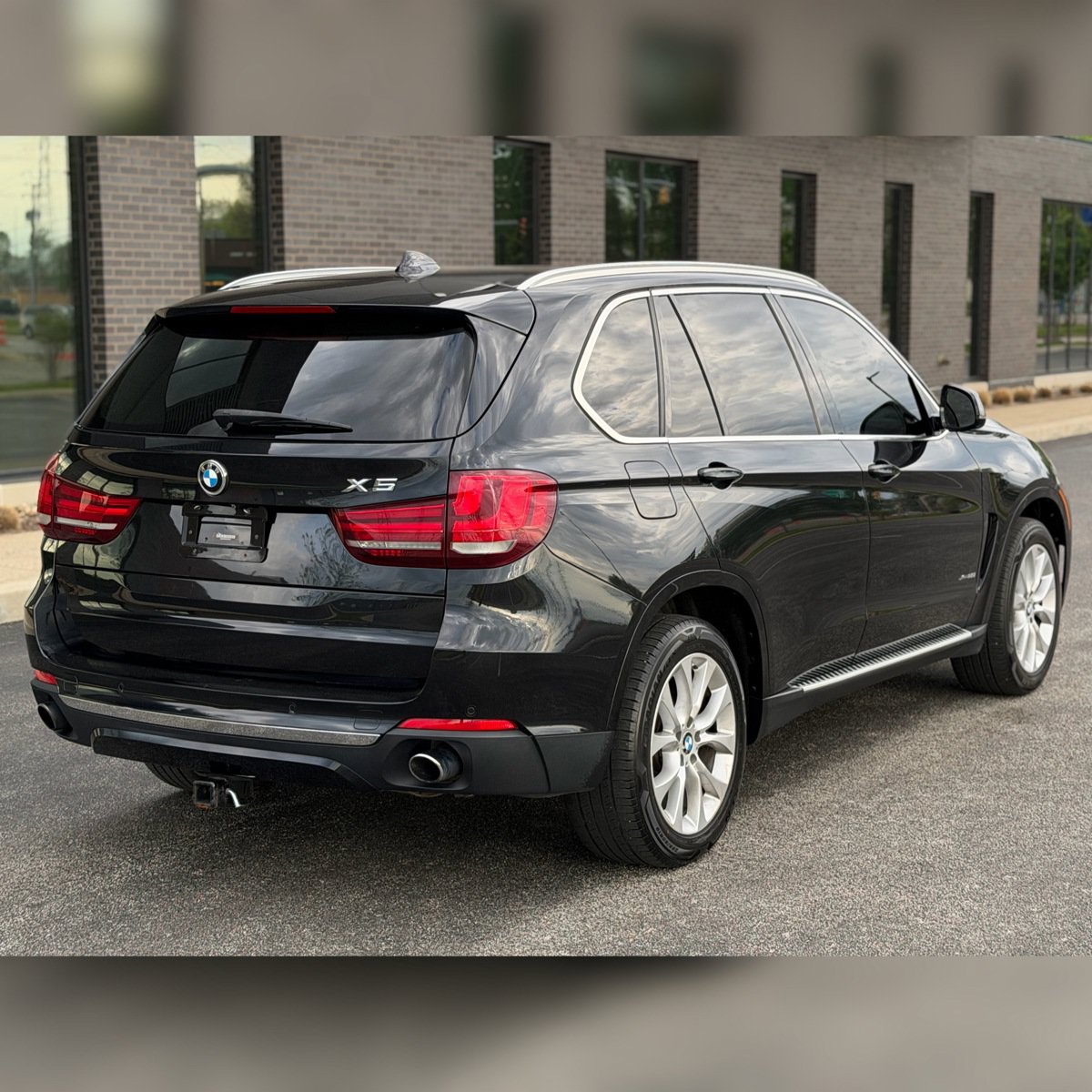 Used 2014 BMW X5 xDrive35i w/ Premium Package AWD/4WD image 2