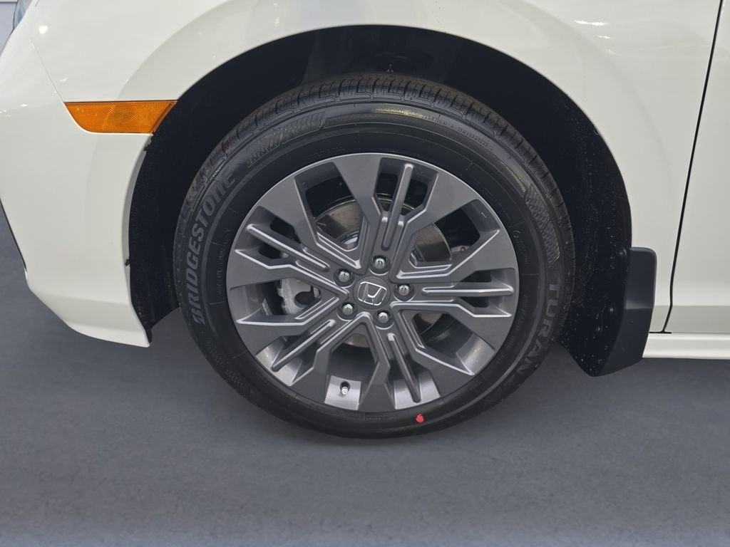 New 2026 Honda Odyssey Touring image 9