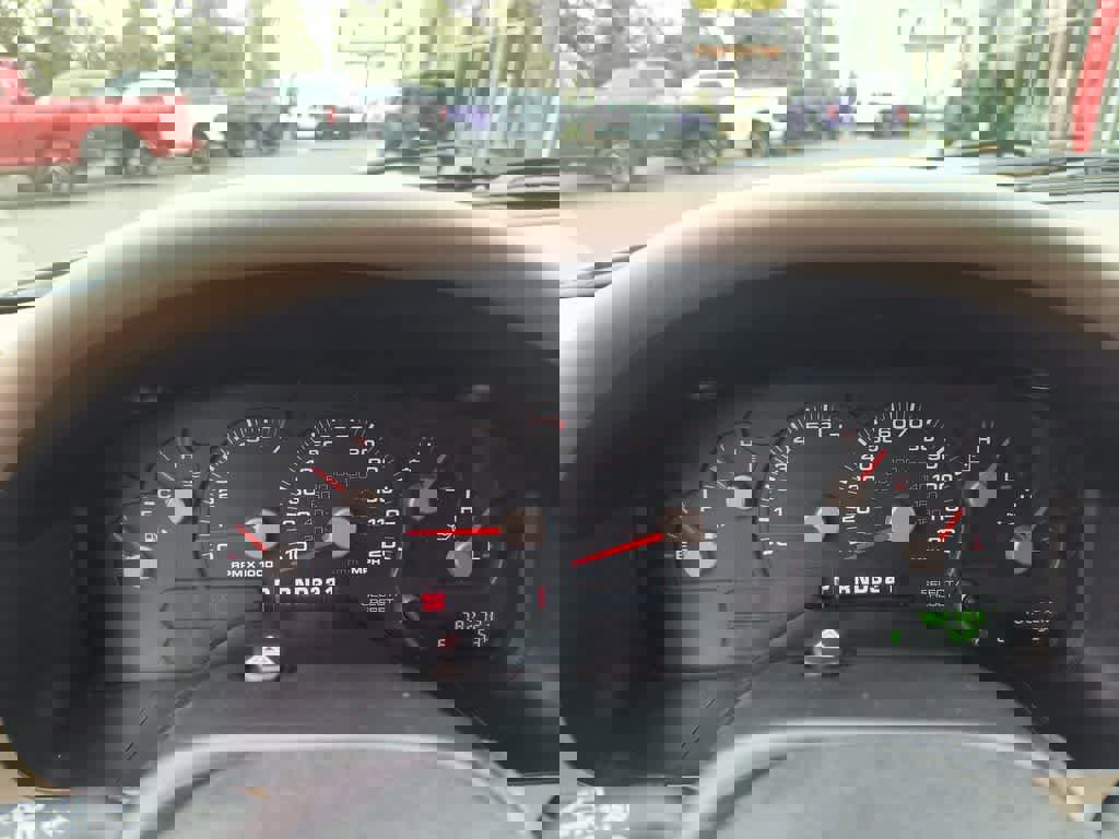 Used 2004 Ford Explorer XLT image 15