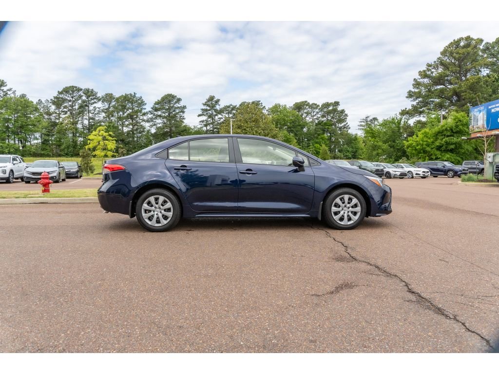 Used 2026 Toyota Corolla LE image 4