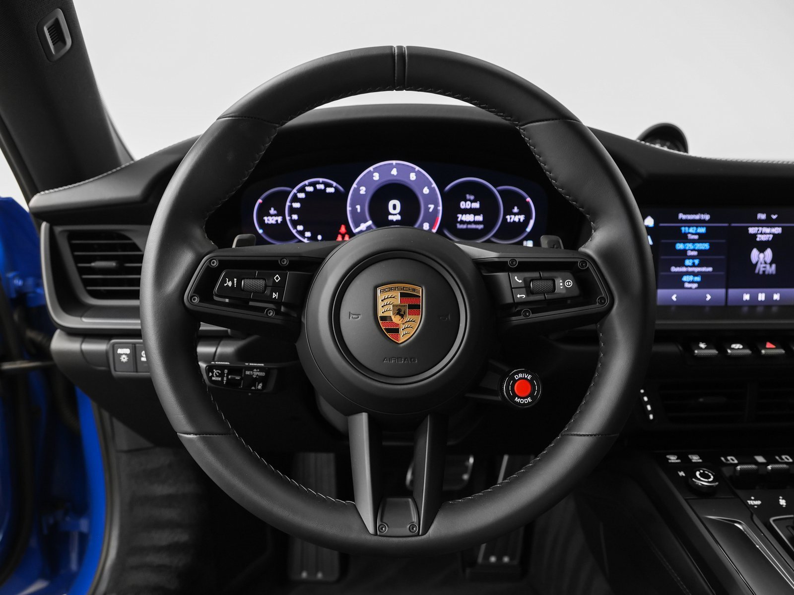 Used 2025 Porsche 911 Carrera w/ Premium Package image 35